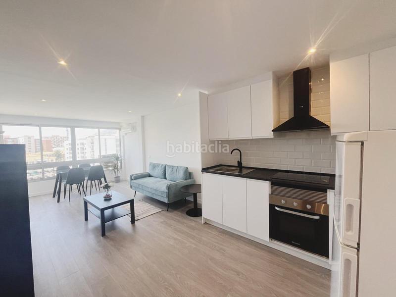Foto 7857f676-b535-4321-8b2b-ae4e1cd2e504. Apartamento venta benalmadena costa puerto marina en Benalmádena