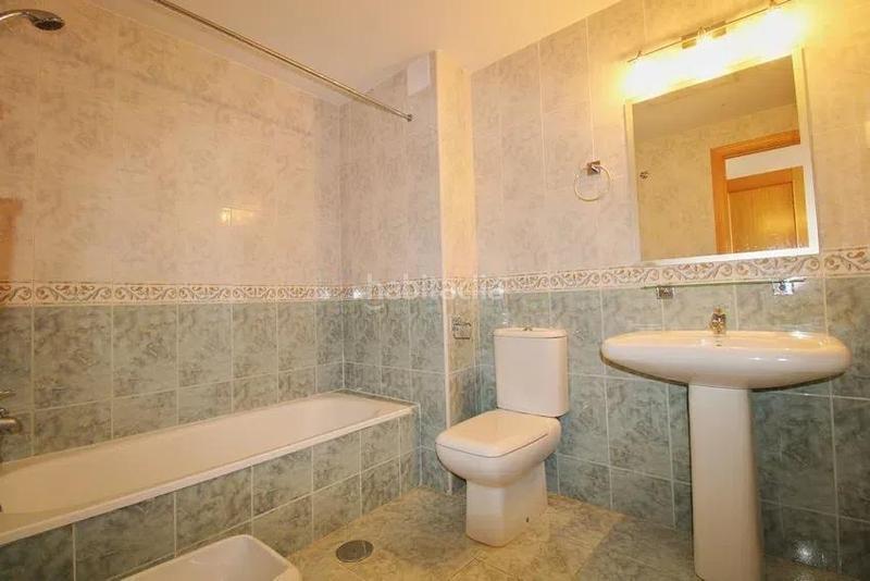 Foto a570dfe8-b3f1-4588-bea4-b8317689296d. Pis amb aparcament piscina a Las Gaviotas - Carvajal Fuengirola