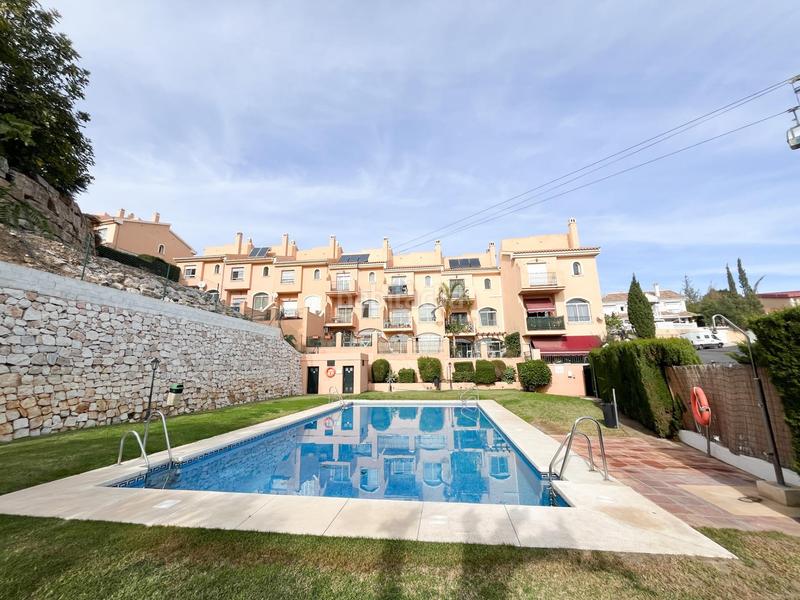 Foto ef1b5c8e-abbb-41a9-97c0-4e668b8c2f9a. Alquiler casa adosada  en una espectacular zona de Arroyo de la Miel en Benalmádena