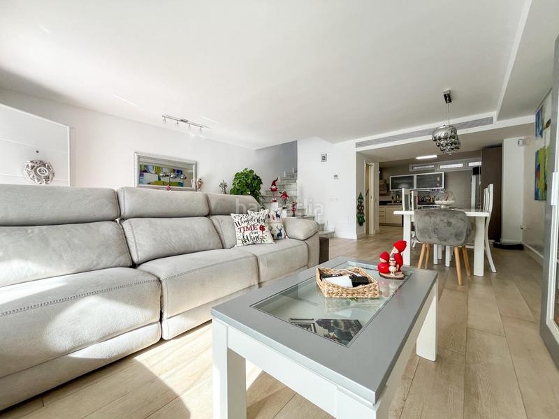 Foto 5003dca6-6cd3-4a8a-8c44-5ddd5e74cf03. Lloguer casa adossada amb aparcament piscina a Arroyo de la Miel Benalmádena