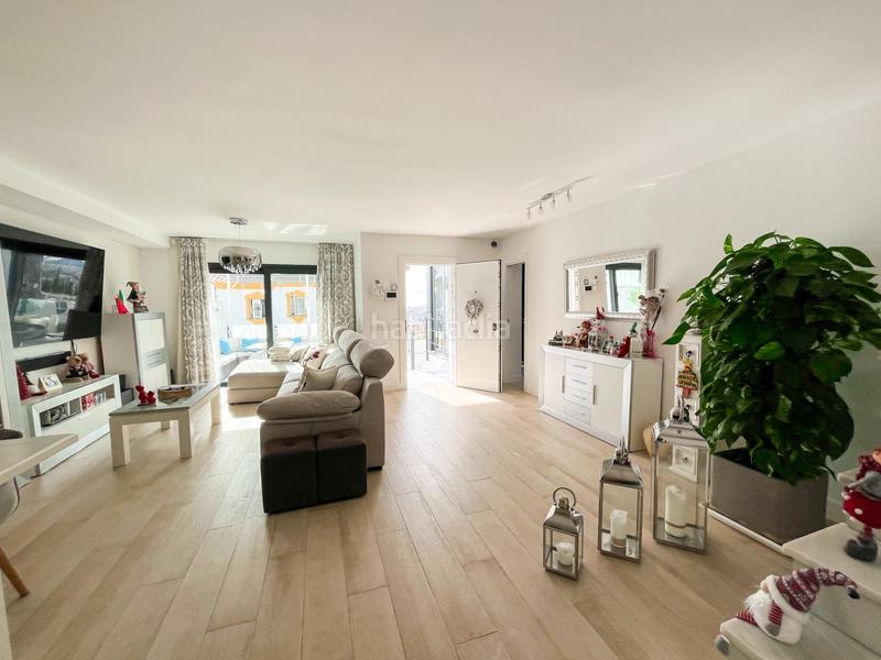 Foto fac66be4-e4ce-410d-9874-95c4670920e8. Lloguer casa adossada amb aparcament piscina a Arroyo de la Miel Benalmádena