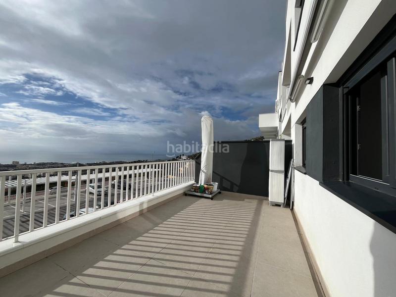 Foto 921698c5-ebe7-4efd-a73e-a2a94f687c61. Alquiler piso bajo moderno con terraza y vistas al mar en Benalmádena