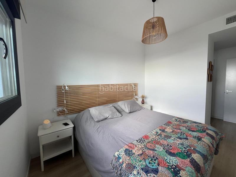 Foto b468485f-c407-4e50-b53a-e9379639ea8b. Alquiler piso bajo moderno con terraza y vistas al mar en Benalmádena