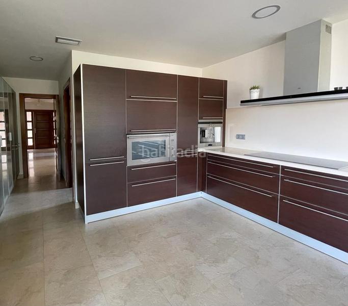 Foto b17a5b98-cc3f-43cb-9fd3-ec1e10559114. Chalet mit parking pool in Torremuelle Benalmádena