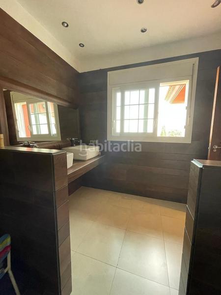 Foto b1a8a155-c4cf-4f3e-ba53-bb7f14fcad18. Chalet mit parking pool in Torremuelle Benalmádena