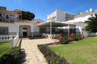 Chalet à Puerto Marina. Espectacular villa al lado de puerto marina