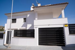 Chalet à Arroyo de la Miel. Villa de lujo con dos piscinas en benalmádena costa