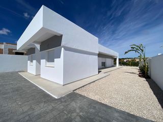 Chalet en Urbanizaci�n puente esuri 430. Magn�fica oportunidad de conseguir la casa de tus sue�os
