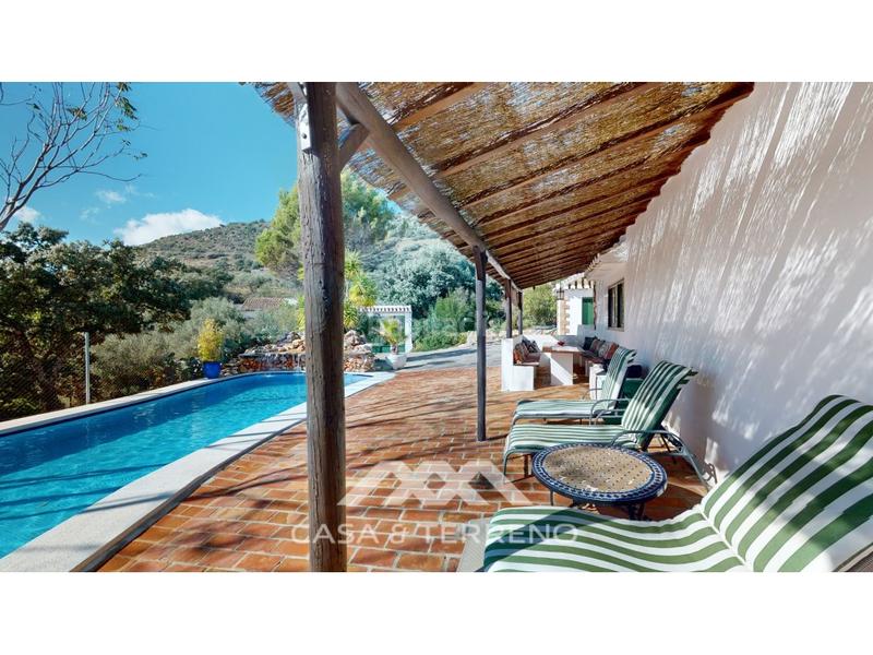 Foto afa52f44-b7bb-45f8-9060-bd9df017e1a9. Casa se vende fantástica finca, , andalucía en Iznájar