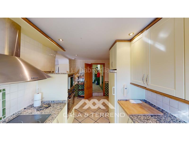 Foto b9fd1fa5-56e4-4247-8c7e-f7a68b03d76e. Casa se vende fantástica finca, , andalucía en Iznájar