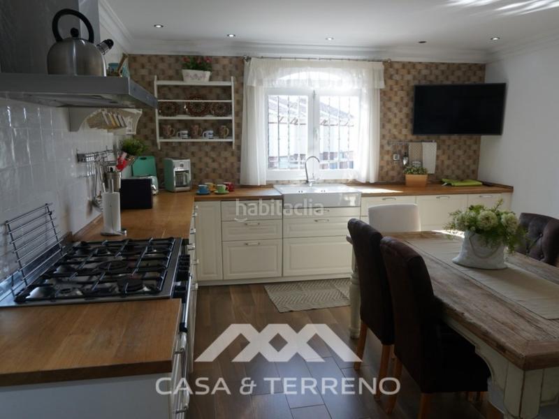 Foto a53cf50a-a5be-46f6-9489-1c1e41ce209c. Casa amb aparcament piscina a Caleta de Velez