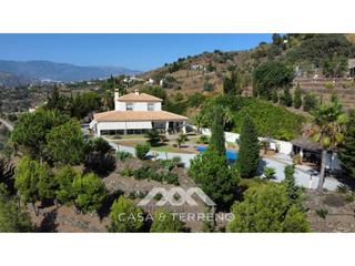 Casa  N/a. Se vende villa con fantásticas vistas al mar, sayalonga, andaluc