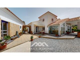 Haus  N/a. En venta excepcional villa con establos para caballos, sayalonga