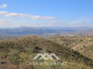 Xalet a Alcaucín. Preciosa finca en venta en alcaucín