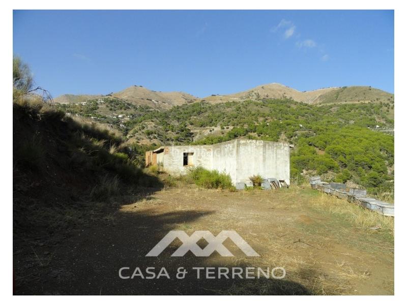 Foto da8e1226-ea8c-47ef-8138-32a278ddb283. Masía una finca grande con cortijo en Cómpeta