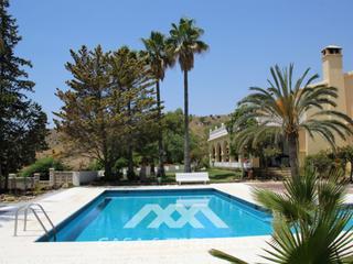 Xalet a Benajarafe. Estupenda villa con apartamento en benajarafe