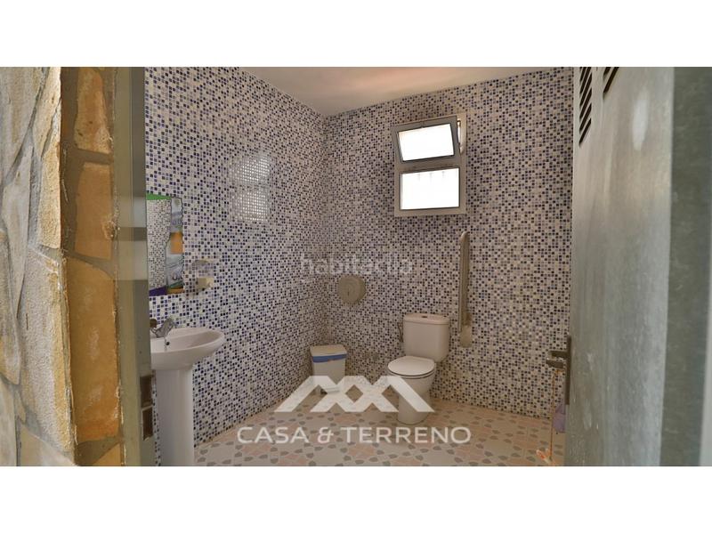 Foto 9270da8b-79fe-4944-9e4f-0f8db77f6fc0. Casa amb aparcament a Alfarnatejo