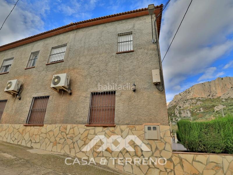 Foto ae675162-a58d-4a6d-bb47-4cdbbcc5610f. Casa amb aparcament a Alfarnatejo