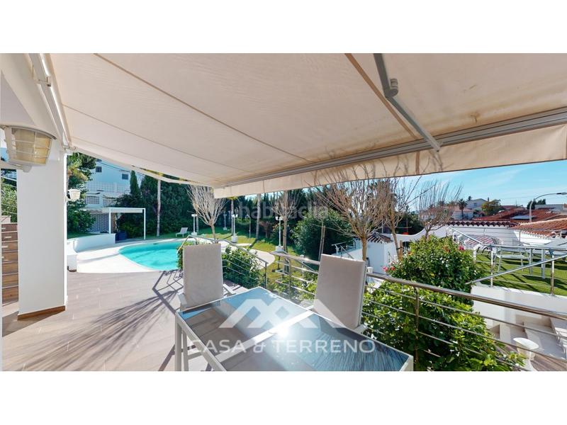 Foto 02657aa4-de05-48fd-bdc0-e57485ae1609. Maison avec parking piscine dans Caleta de Velez