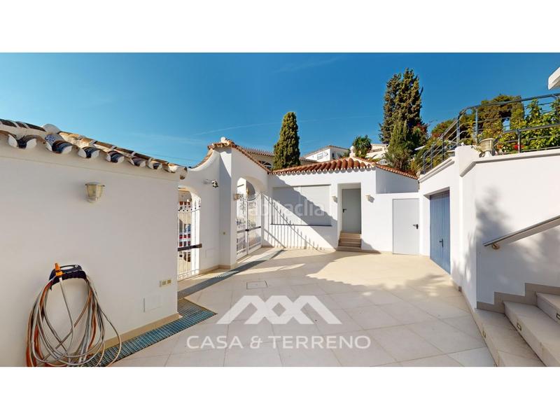 Foto 7053d529-433d-49b2-9a65-85df00cfe080. Maison avec parking piscine dans Caleta de Velez