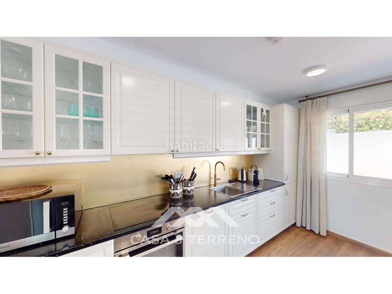 Foto 803b3346-7adc-484a-80ca-059390f910a5. Maison avec parking piscine dans Caleta de Velez