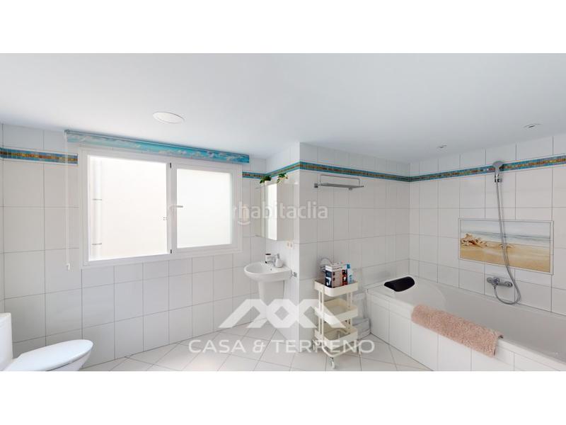 Foto a4145e8a-58b3-41fc-91f0-b20e61f5cd89. Maison avec parking piscine dans Caleta de Velez