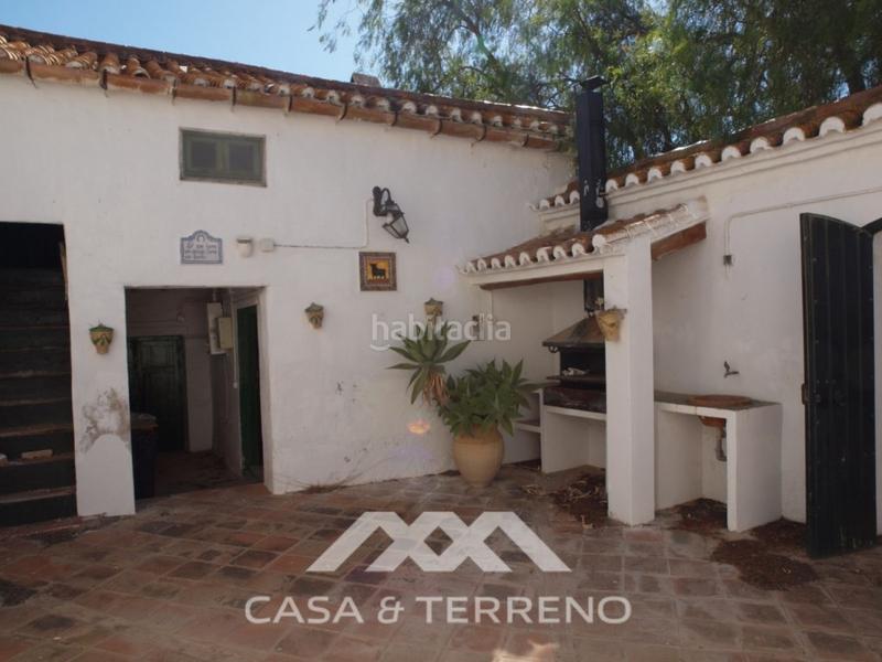 Foto b77f8578-5c64-4034-8039-50678282ec7c. Terreny residencial a Almayate Bajo