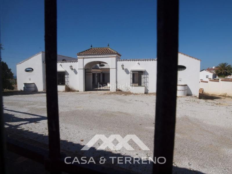 Foto bc64b1fb-bcf7-40a1-ac16-08373318ec65. Terreny residencial a Almayate Bajo