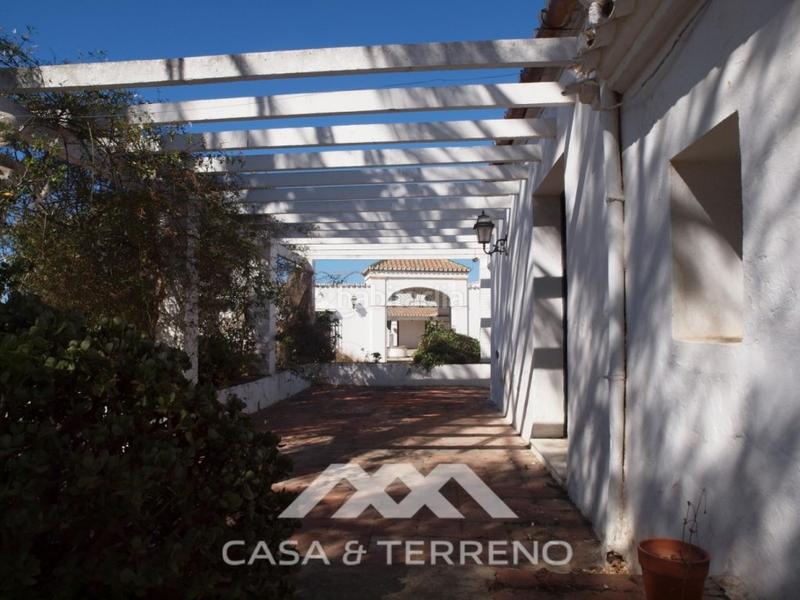 Foto fe64d30b-b051-4ba8-b5b1-ab6478adf8dd. Terreny residencial a Almayate Bajo