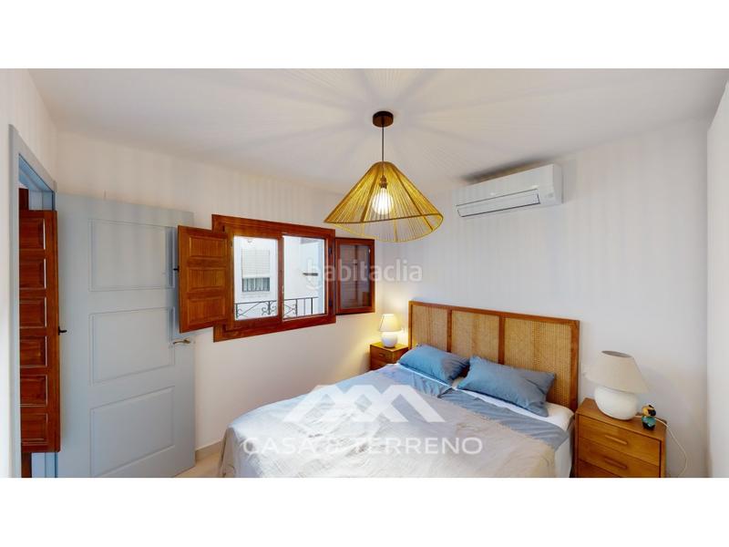 Foto a68b963d-a065-4adc-b059-493130483a9c. Casa adossada a Caleta de Velez