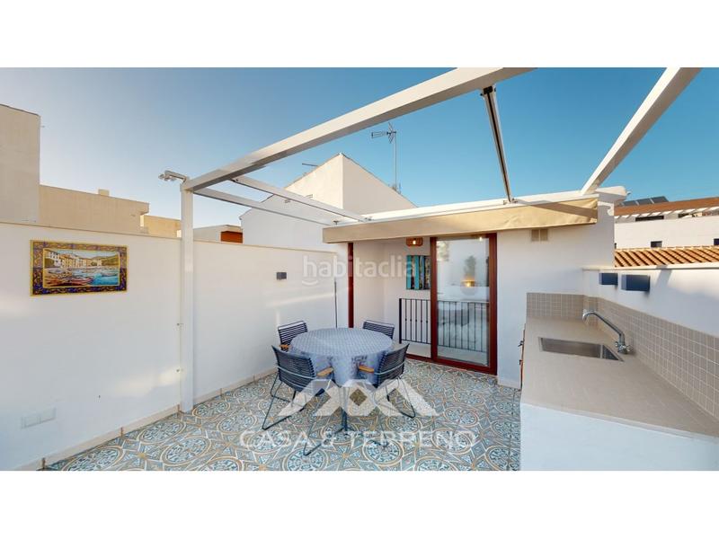 Foto ae919c59-ad95-4fcc-abb9-d75f8663cd19. Casa adossada a Caleta de Velez