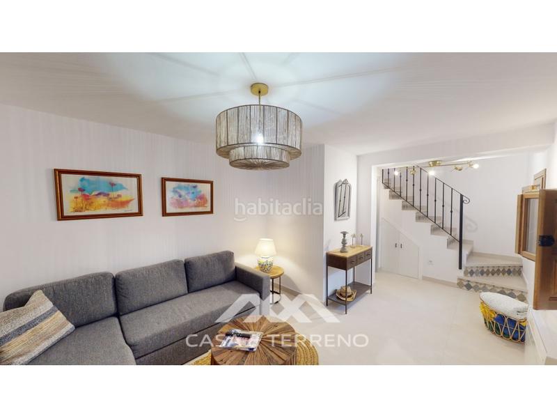 Foto b4c96c3e-1e2f-49ac-b292-3534ffb6d6b9. Casa adossada a Caleta de Velez