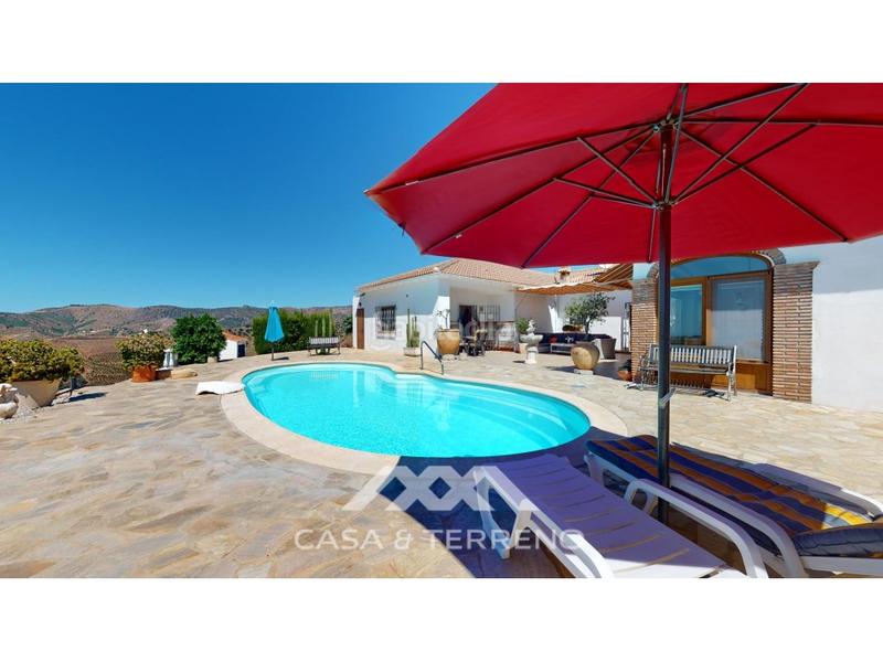 Foto c018d656-755c-4a48-af92-815b8dc29f23. Casa se vende villa, , málaga, andalucía en Iznate