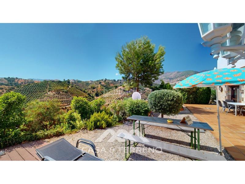 Foto 525de218-d32e-4bd6-a645-9c5b154fdbfe. Casa amb calefacció aparcament piscina a Frigiliana