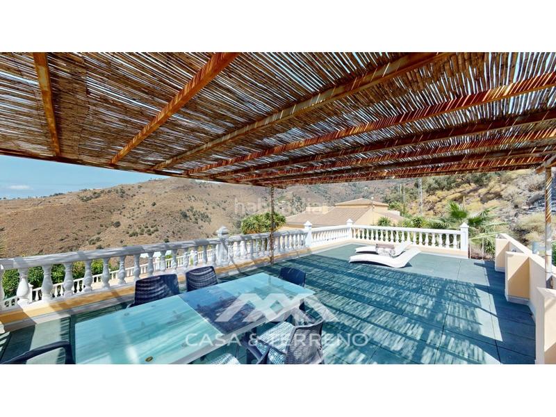 Foto 22feddc3-9c76-4391-8bef-932b1f136c7a. Casa amb aparcament piscina a Algarrobo pueblo Algarrobo