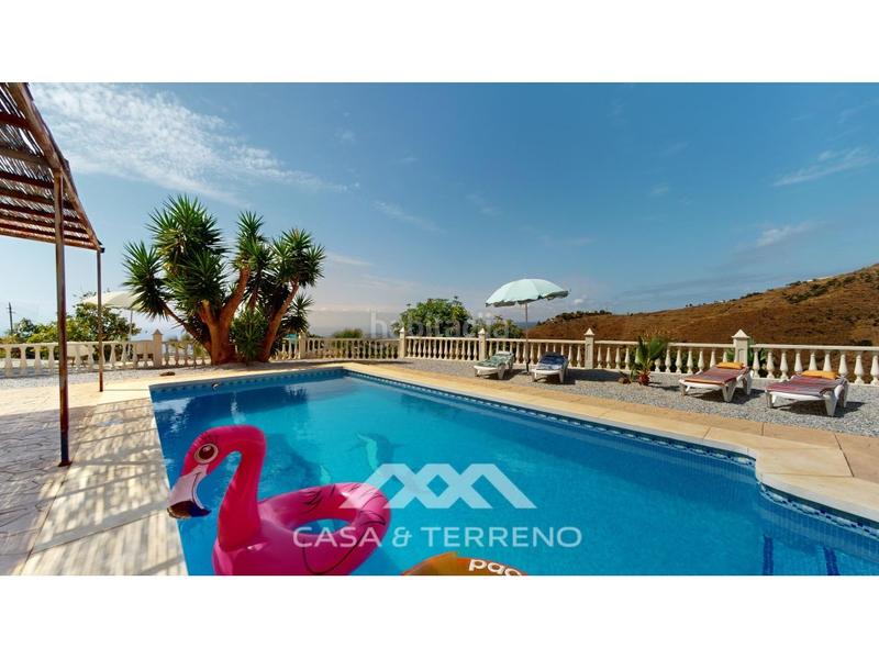 Foto 2f876a2c-41a4-4451-91b2-74879ee661de. Casa amb aparcament piscina a Algarrobo pueblo Algarrobo