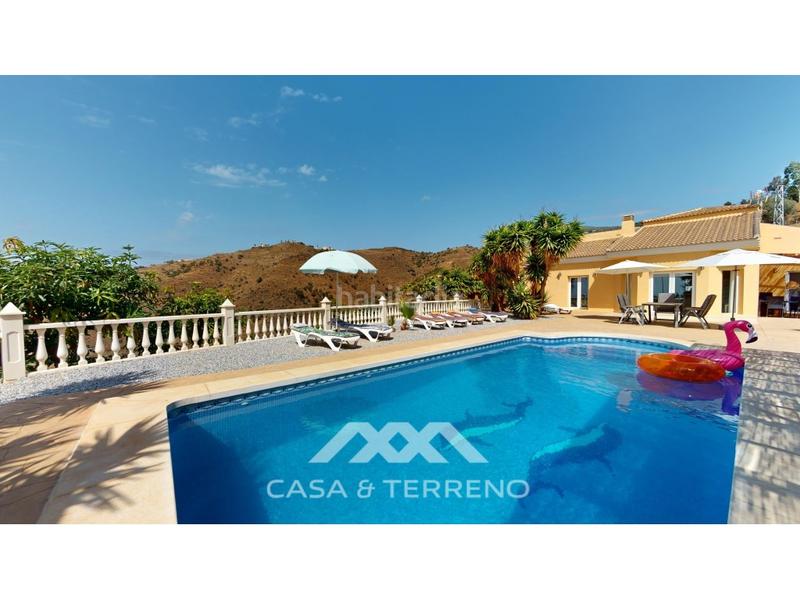 Foto 3d990184-91d2-4102-816c-1250baaab258. Casa amb aparcament piscina a Algarrobo pueblo Algarrobo