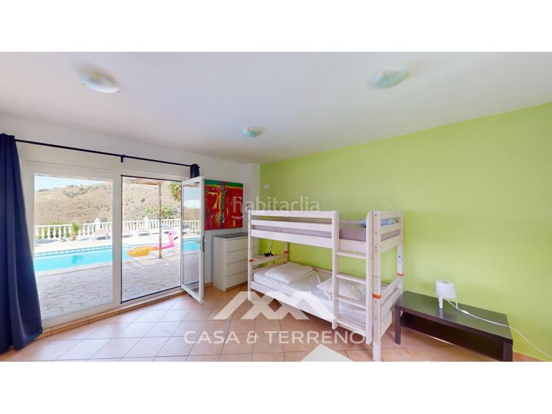 Foto 791db8c6-fe44-43bc-ba81-58a48ff24e98. Casa amb aparcament piscina a Algarrobo pueblo Algarrobo
