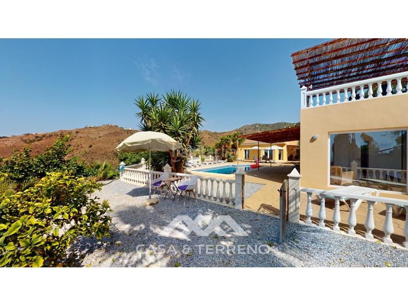 Foto c889832f-f2fa-477c-9e0b-1166fa1a5c83. Casa amb aparcament piscina a Algarrobo pueblo Algarrobo