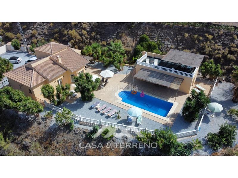 Foto dfcf01fe-a92b-47b3-bdb0-572483760b71. Casa amb aparcament piscina a Algarrobo pueblo Algarrobo