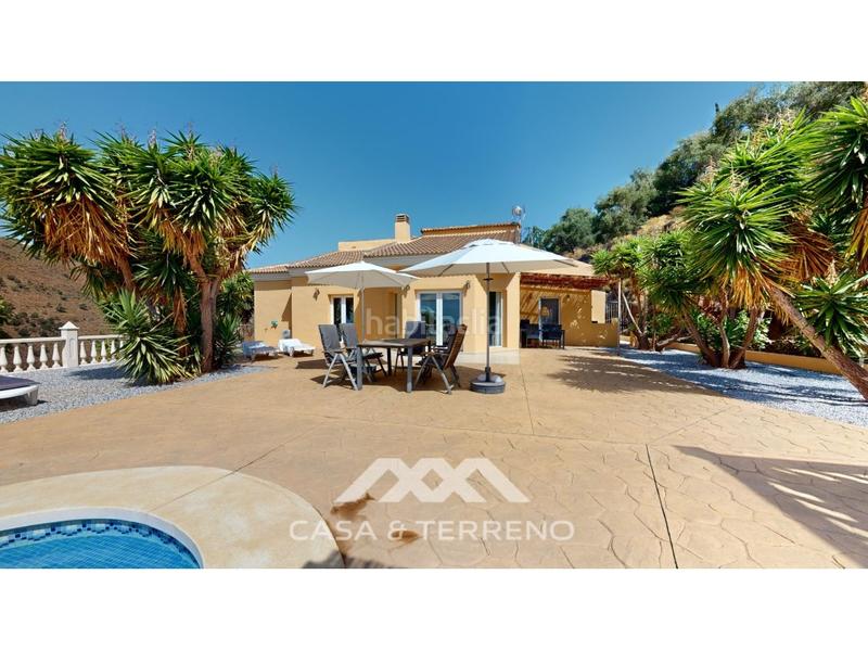 Foto e2f6c4a9-26f5-4dcb-88b6-ee37afca8d60. Casa amb aparcament piscina a Algarrobo pueblo Algarrobo