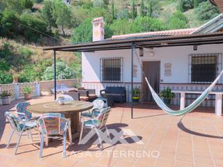 Xalet  N/a. Se vende casa de campo con licencia turística, sayalonga, málaga