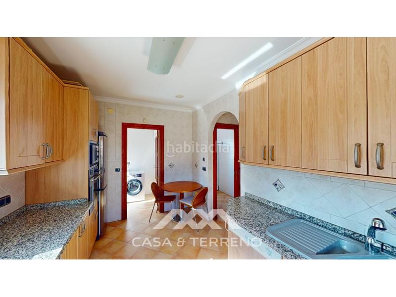 Foto e4308f34-a37e-470a-b28a-d408e9c2e8de. Xalet amb aparcament piscina a Viña Málaga Torre del Mar