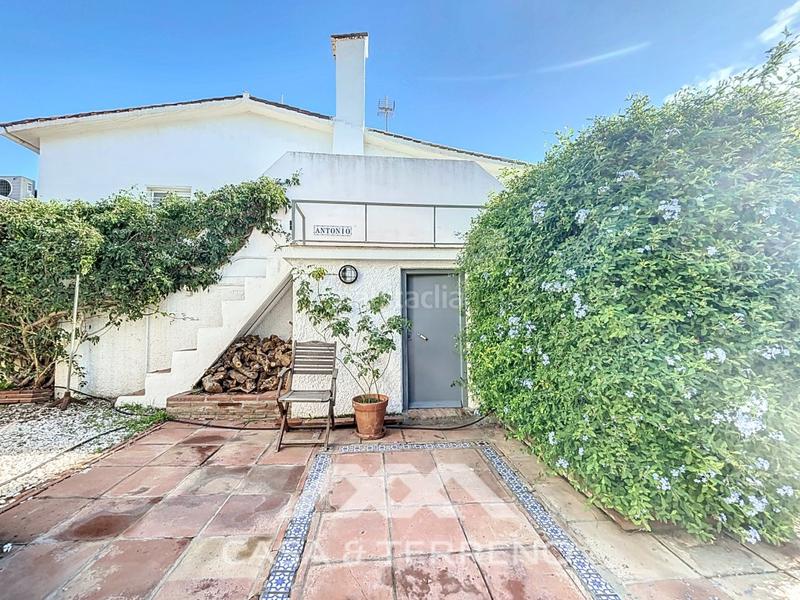 Foto 534c1643-d079-46bd-ada1-f1871aab09b6. Casa con parcheggio in Almayate Bajo