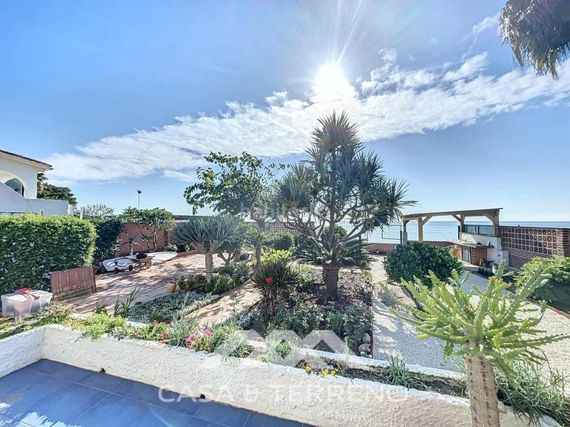 Foto ed57d468-637b-44ab-851d-f94da24da06f. Casa con parcheggio in Almayate Bajo