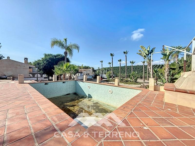 Foto 1d7a9a4f-4f7a-4a00-8944-f6740117d336. Chalet mit parking pool in El Limonar Vélez - Málaga