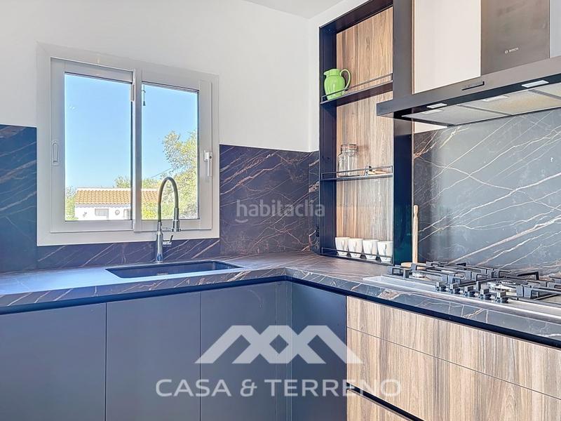 Foto 2d844d5d-d6e9-43e7-8b2c-f784fdfafa5a. Casa se vende exclusiva villa con impresionantes vistas panorámicas al mar y a las montañas, que combina una vida de lujo con el más al en Arenas
