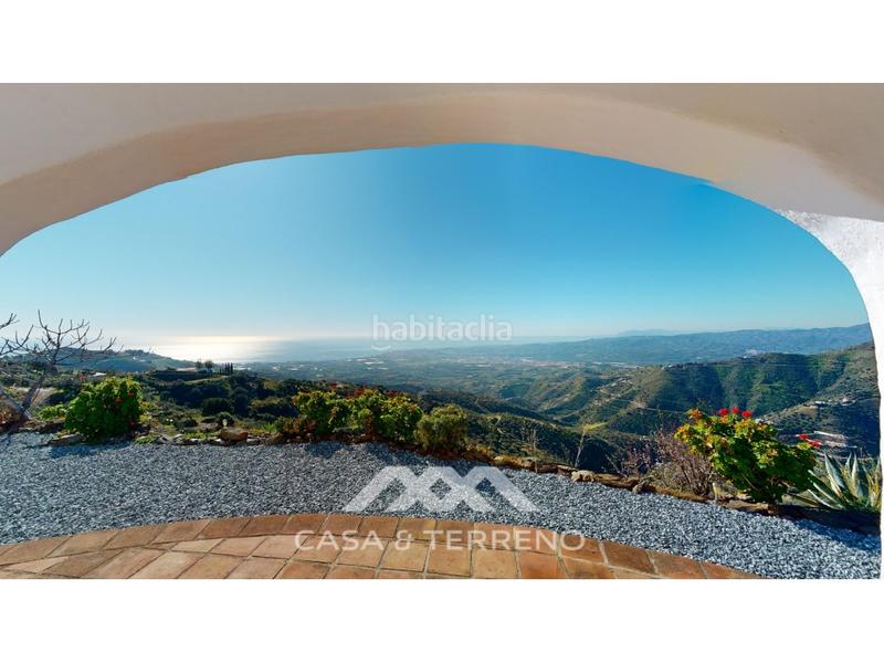 Foto 45b7540c-d1e3-4a61-bb58-410ec3a30291. Casa se vende exclusiva villa con impresionantes vistas panorámicas al mar y a las montañas, que combina una vida de lujo con el más al en Arenas
