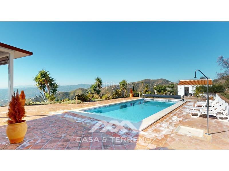 Foto 4b293cb8-148b-4650-b5e2-e8714a099ebc. Casa se vende exclusiva villa con impresionantes vistas panorámicas al mar y a las montañas, que combina una vida de lujo con el más al en Arenas