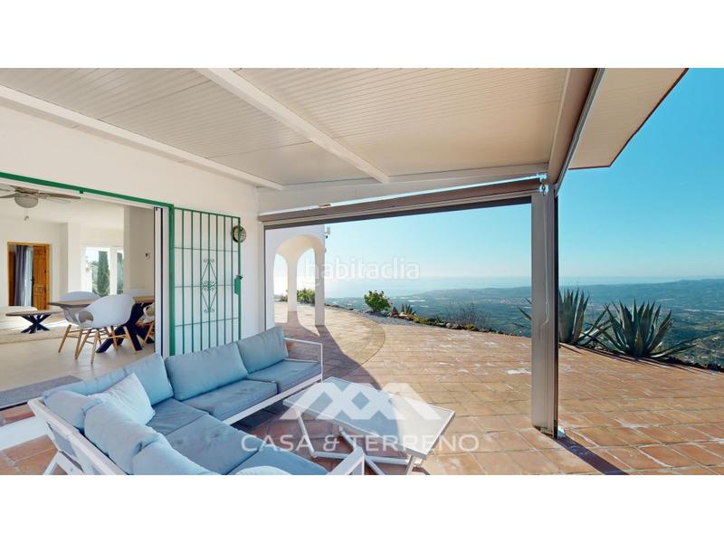 Foto 570fe548-a90e-4b77-a09c-bffff4ef6341. Casa se vende exclusiva villa con impresionantes vistas panorámicas al mar y a las montañas, que combina una vida de lujo con el más al en Arenas
